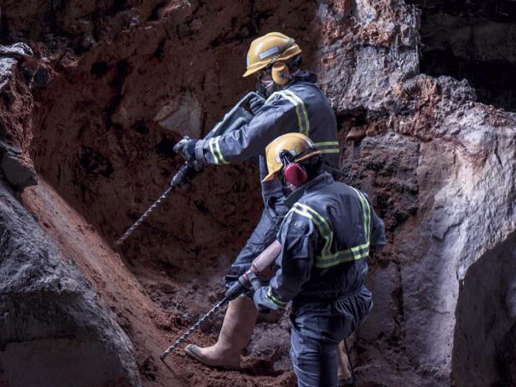 Para el Gobierno la minería es la salida económica